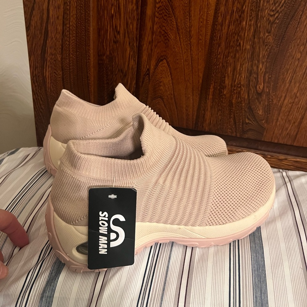 Slow Man Women’s Size 8.5 Pink Mesh Stretch Shoes, new with tag